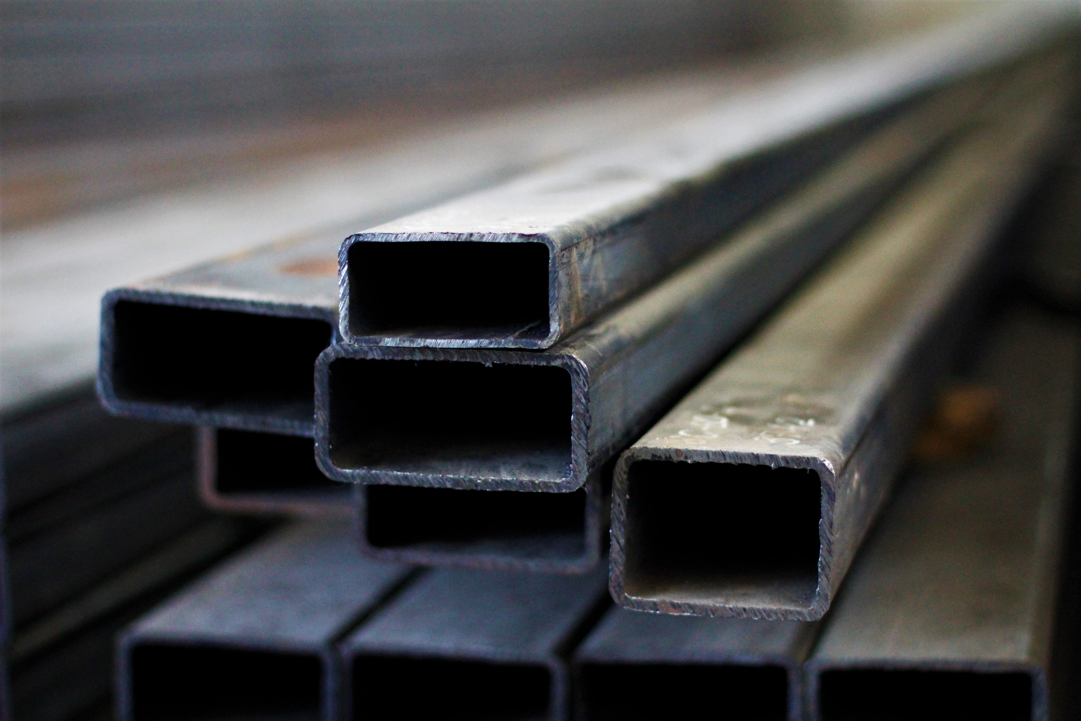 Прямоугольные трубы 3.5х80x60х12000 мм ЭСВ: цена за тонну в Москве ...