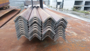 уголок гнутый 290х260х5