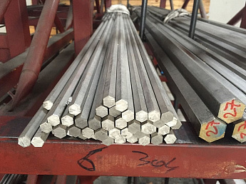 шестигранник дюралевый 17 мм д16т матовый